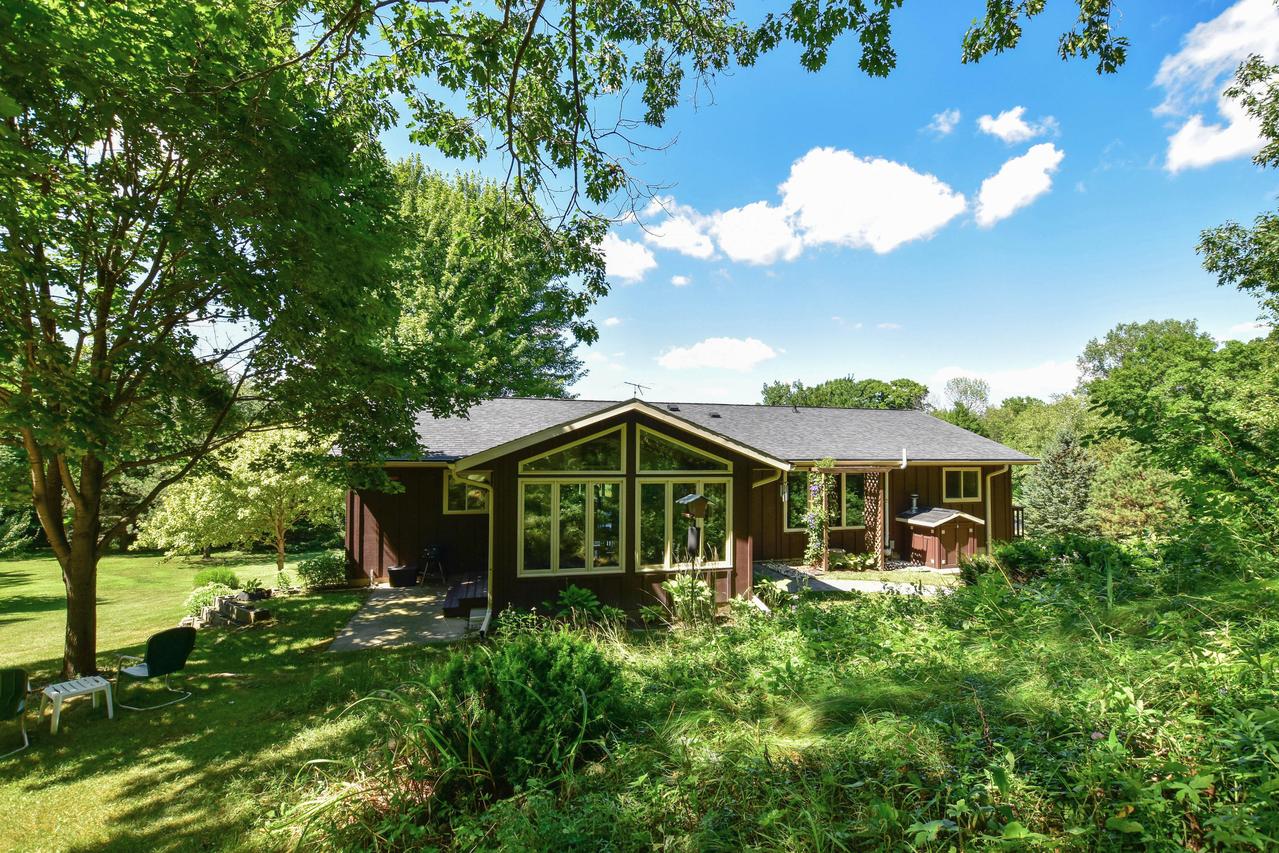 S83W27815 Beaver Trl, Vernon, WI 53149