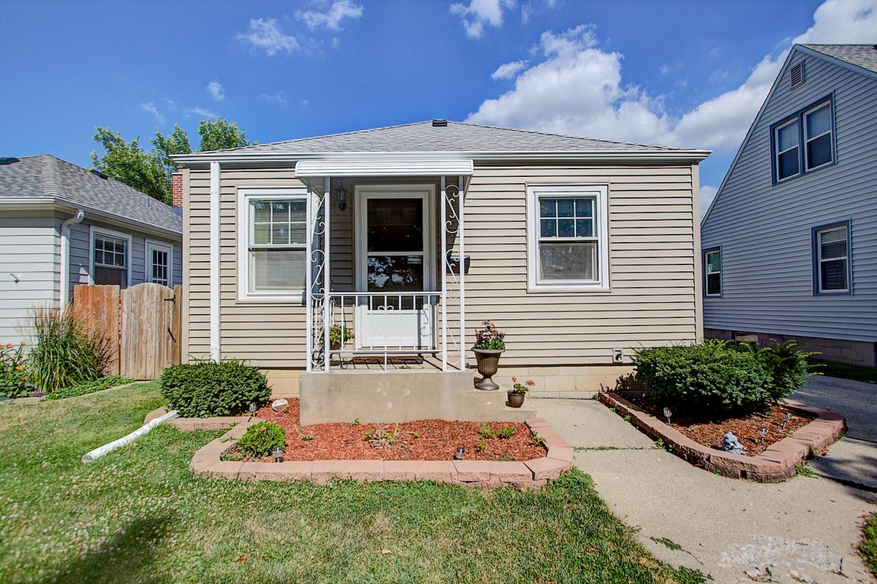 2308 S 83rd St, West Allis, WI 53219