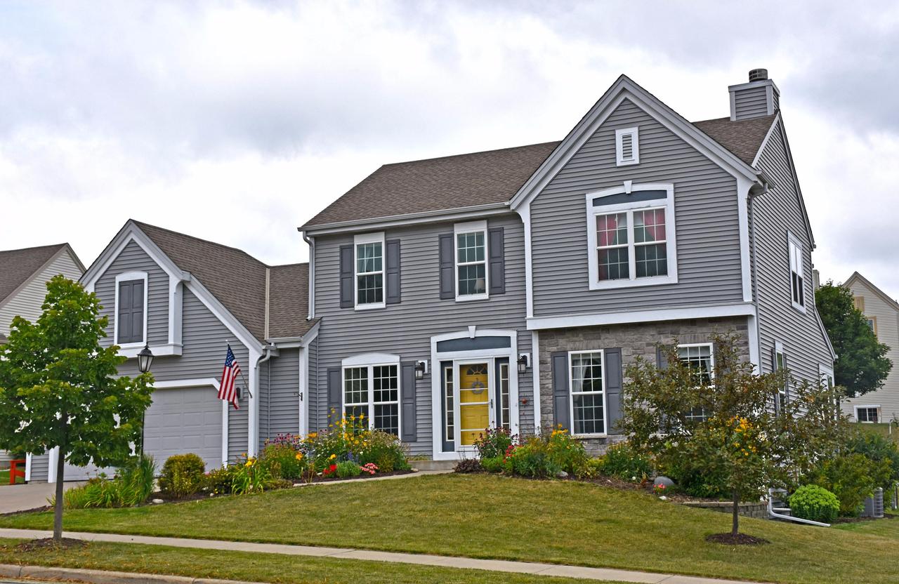 922 Dana Ln, Waukesha, WI 53189