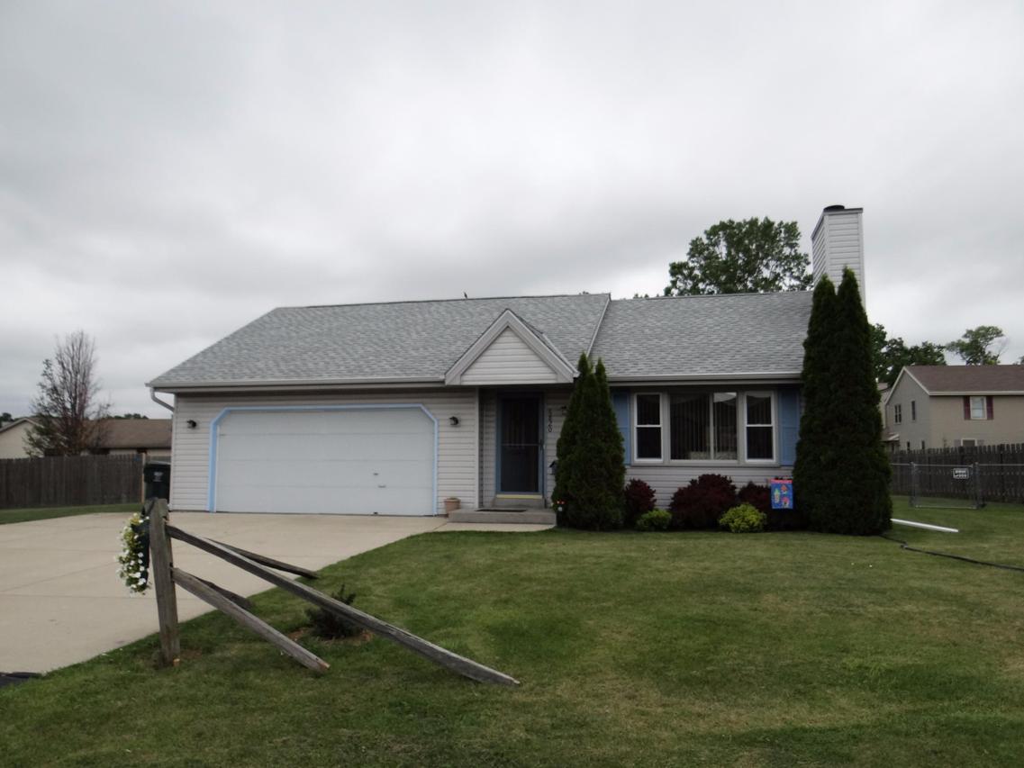 6820 Bobolink Rd, Caledonia, WI 53402