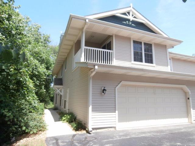 6191 Walnut Ln #72, Cudahy, WI 53110