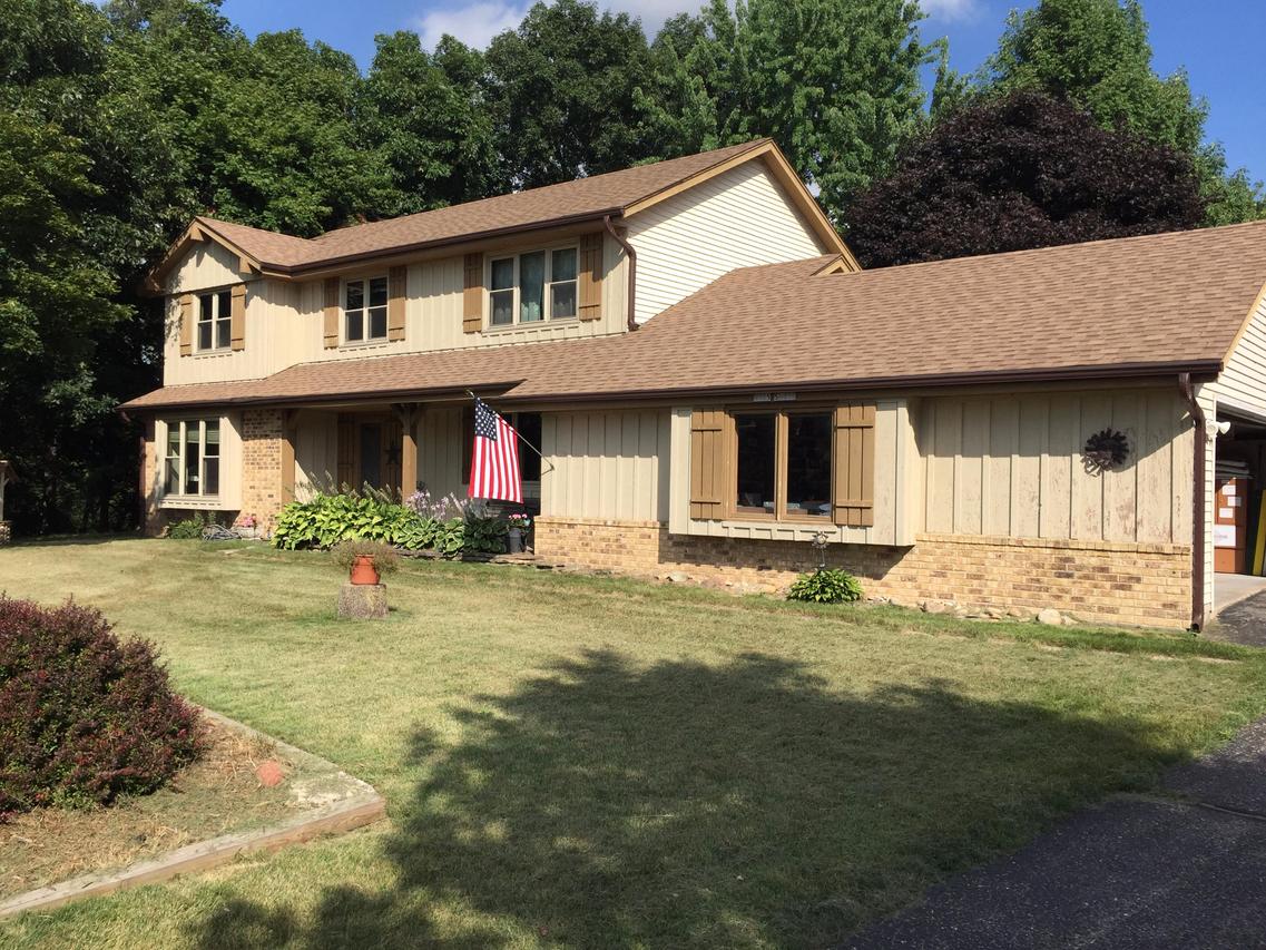 W325S6832 Ashton Cir, Mukwonago, WI 53149