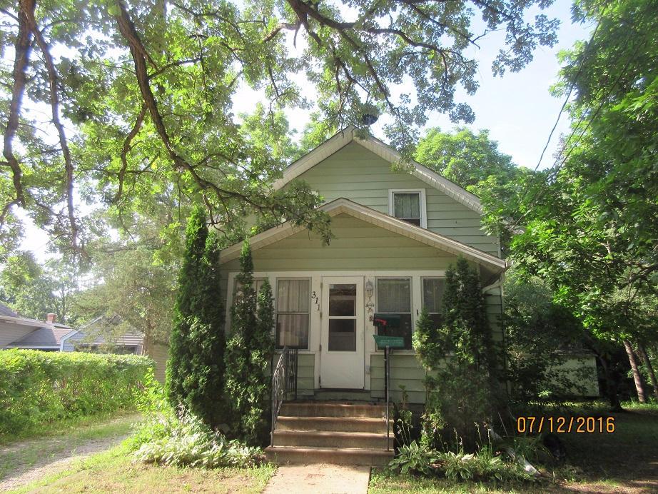 311 Lincoln Ave., Mukwonago, WI 53149