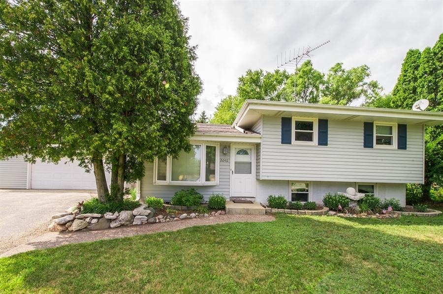 2640 Violet Ct, Caledonia, WI 53402