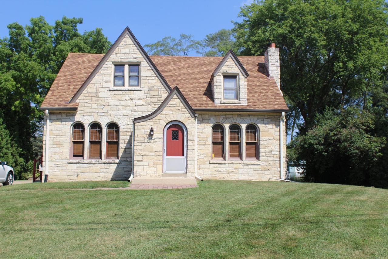 8174 N 44th St, Brown Deer, WI 53223