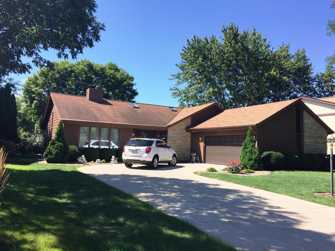 16305 W Marietta Dr., New Berlin, WI 53151