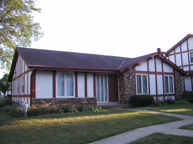 5285 Somerset Ln, Greenfield, WI 53221