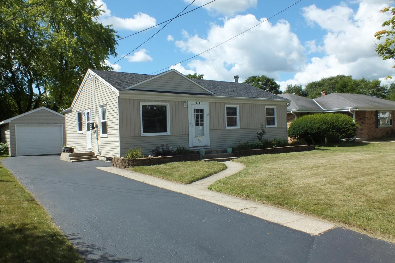 1141 Madison St, Waukesha, WI 53188