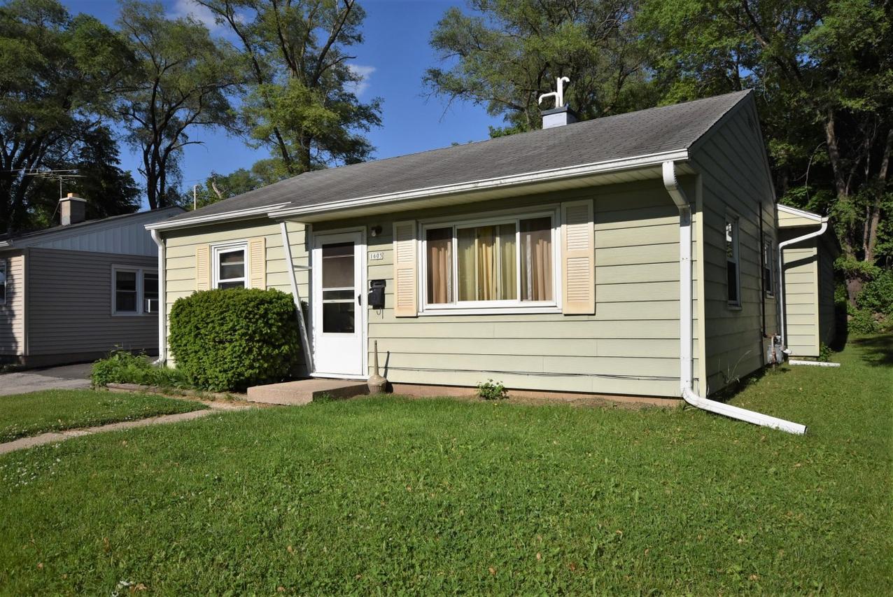 1605 Murray Ave, Waukesha, WI 53186
