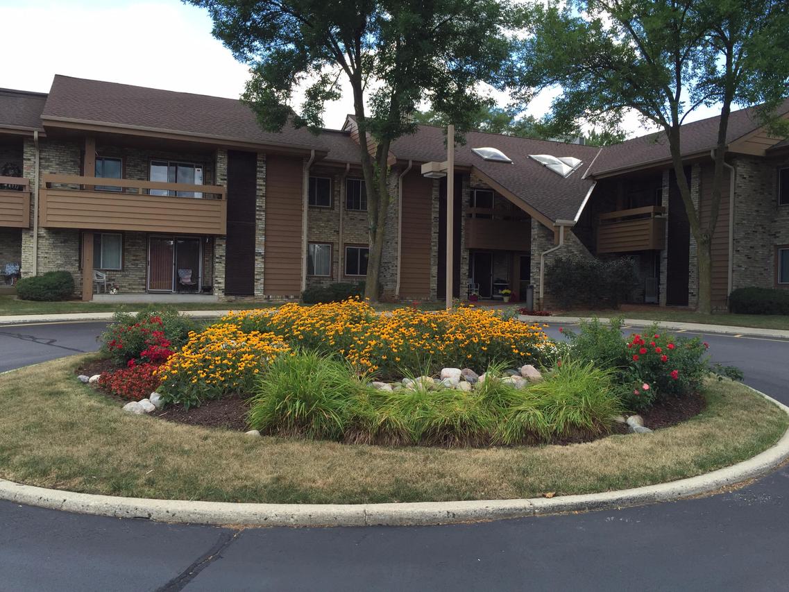 2101 W Good Hope Rd. #215, Glendale, WI 53209