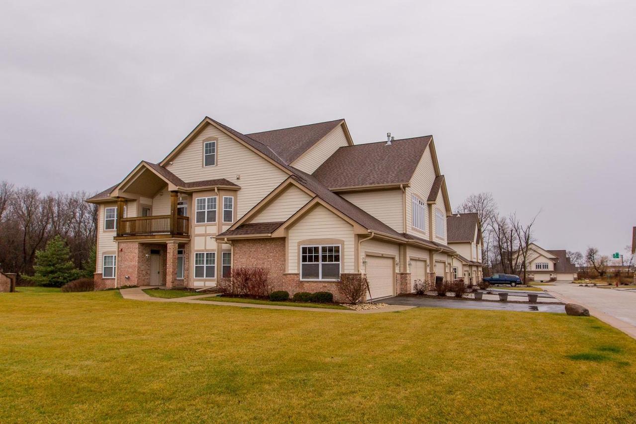 14882 Hickory Hills, New Berlin, WI 53151
