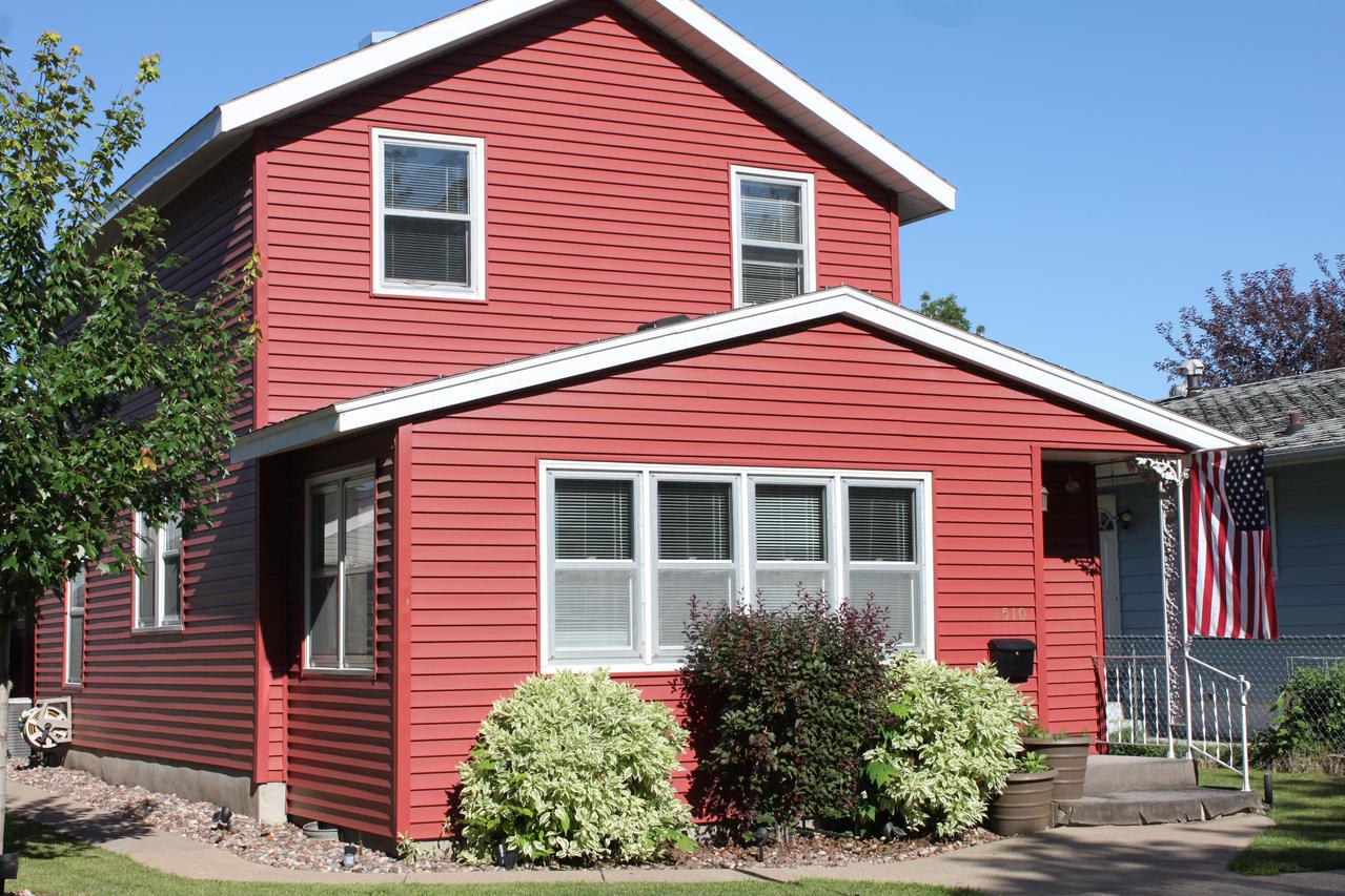 1510 S 11th St, La Crosse, WI 54601