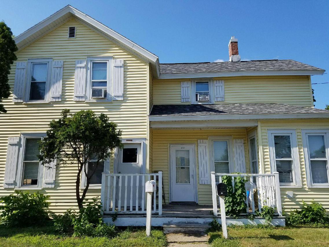 1655 57 Green Bay St., La Crosse, WI 54601