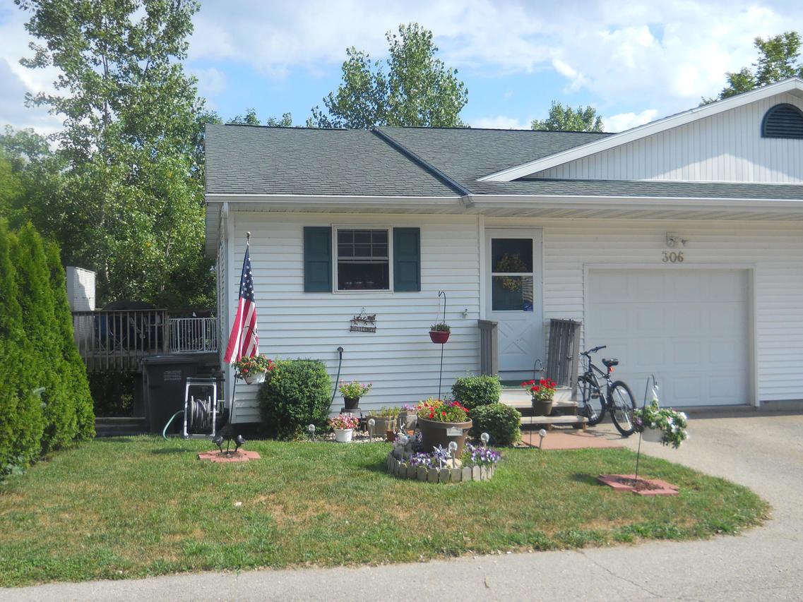 306 W Stiel St, Jefferson, WI 53549