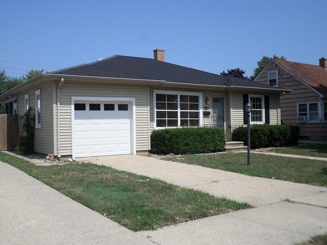 2012 74th Pl, Kenosha, WI 53143