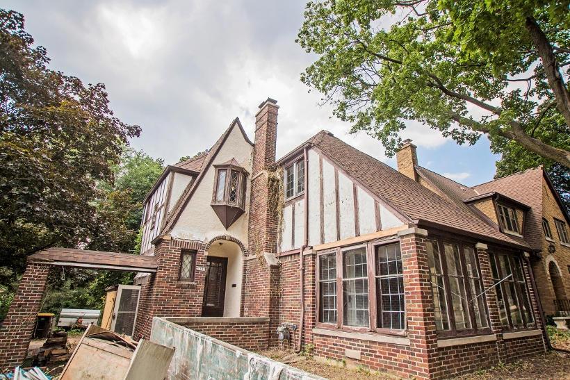 1127 Kavanaugh Pl, Wauwatosa, WI 53213