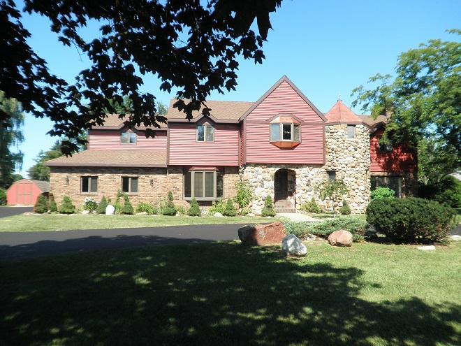 5230 S 10th St., Manitowoc, WI 54220