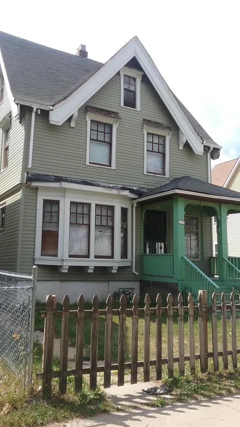 2111 N 38th St., Milwaukee, WI 53208