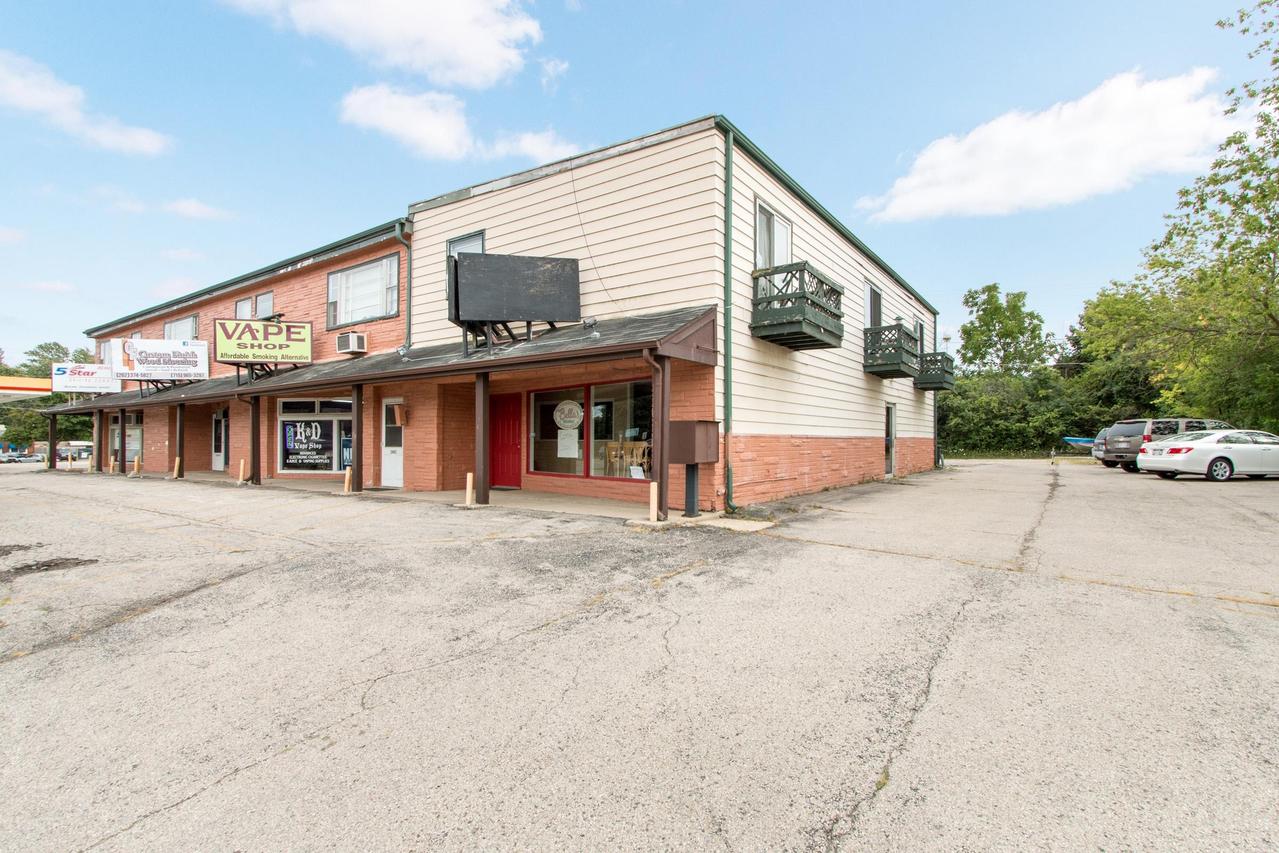 24421 75th St, Paddock Lake, WI 53168