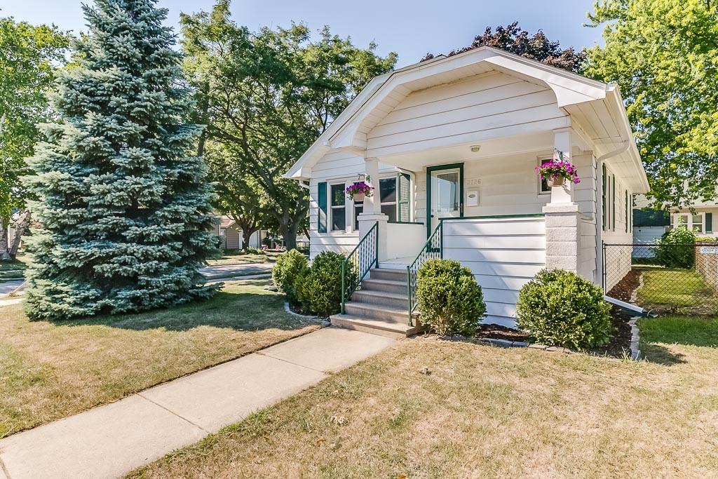 2726 75th St, Kenosha, WI 53143