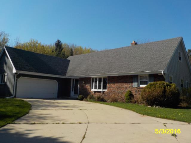 21801 W Bonnie Ln, Lannon, WI 53046
