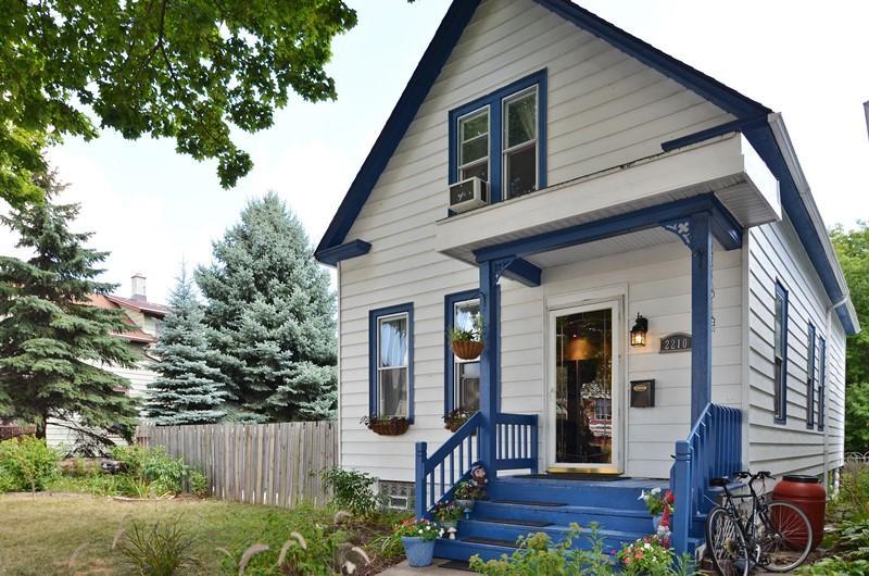 2210 S Woodward St, Milwaukee, WI 53207
