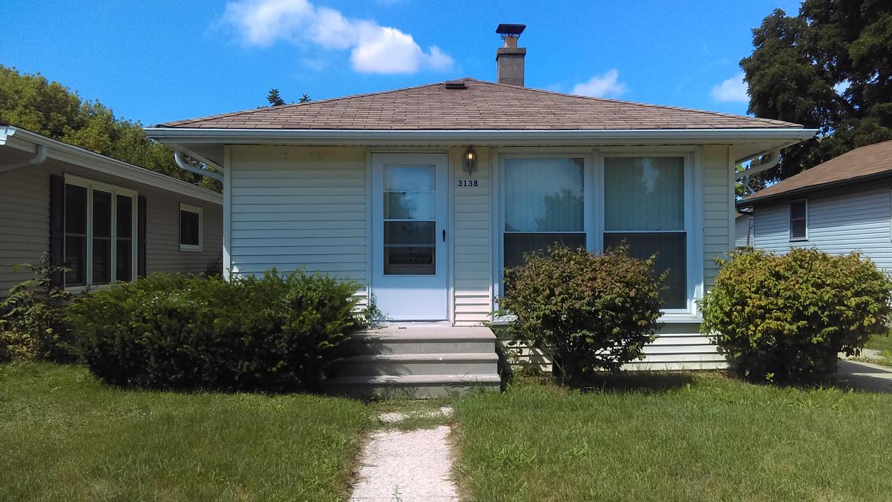 3138 Coolidge Ave, Mount Pleasant, WI 53403