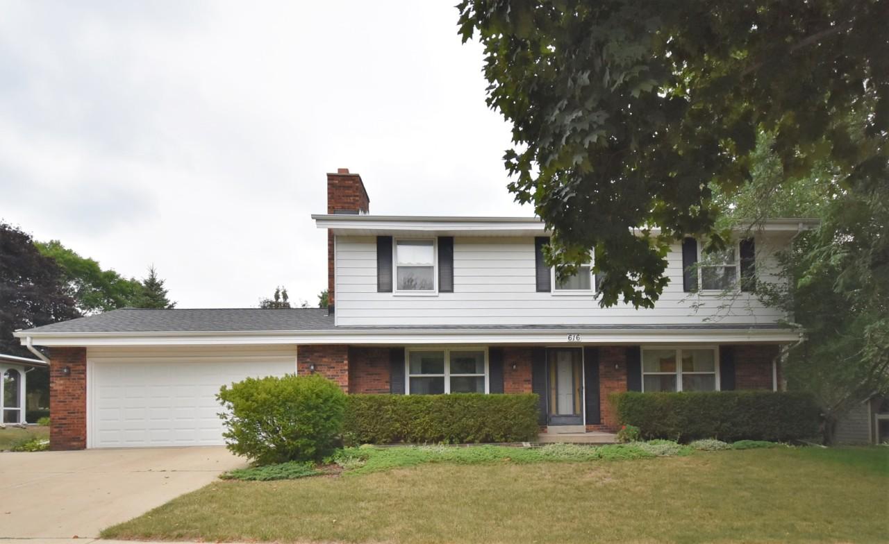 616 S Grandview Blvd, Waukesha, WI 53188