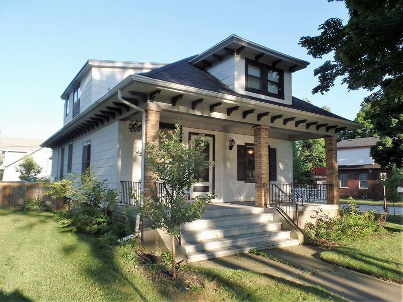 2003 N 8th St, Sheboygan, WI 53081