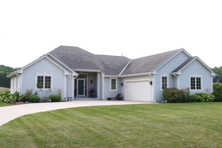 380 Preserve Way, Richfield, WI 53017