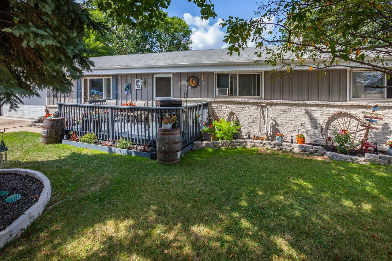 2707 S 109th St, West Allis, WI 53227