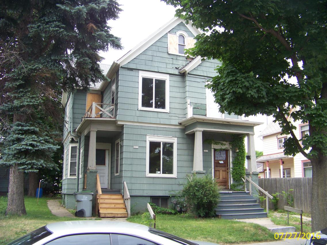 2219 S 5th St, Milwaukee, WI 53207