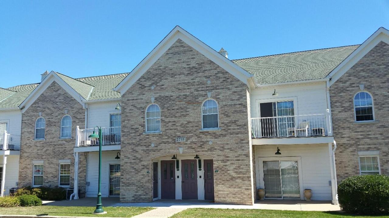 2718 Northview Rd. #17, Waukesha, WI 53188