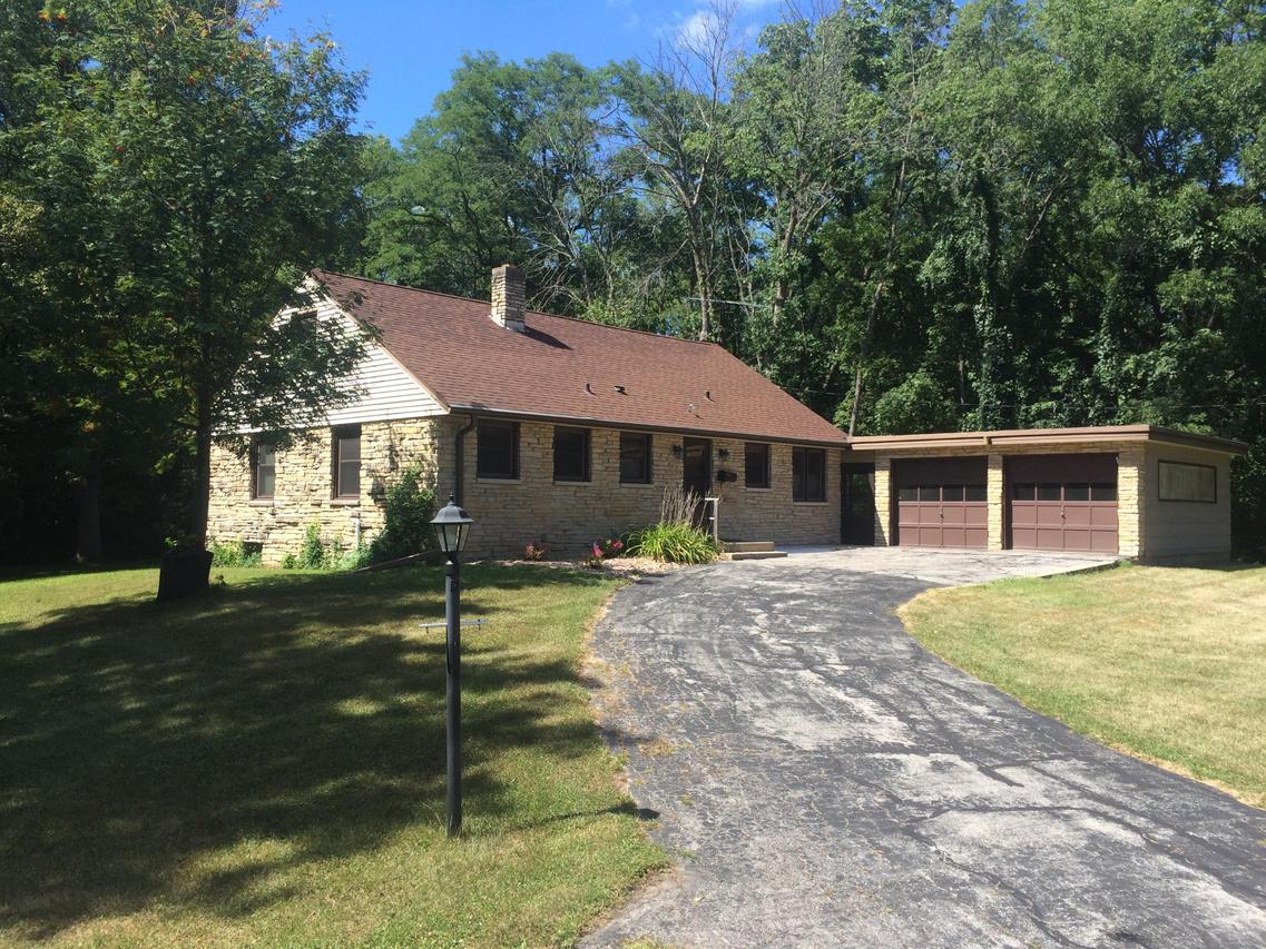 5585 S 111th St, Hales Corners, WI 53130