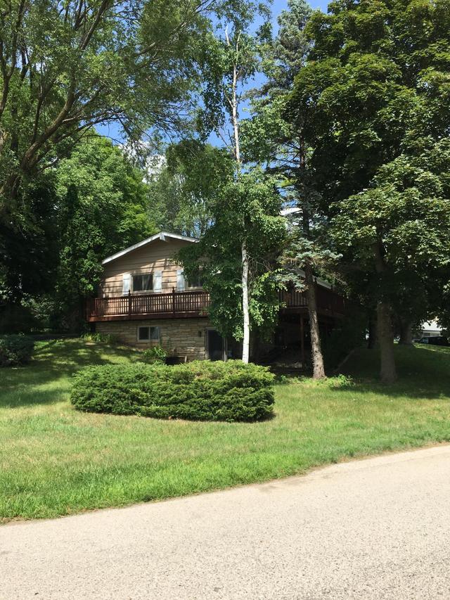 1452 Riverdale Dr., Oconomowoc, WI 53066