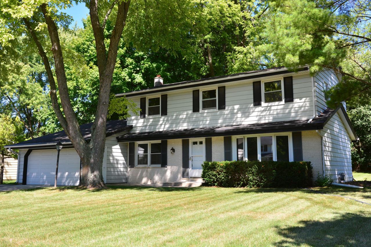 5176 W Radcliffe Dr., Brown Deer, WI 53223