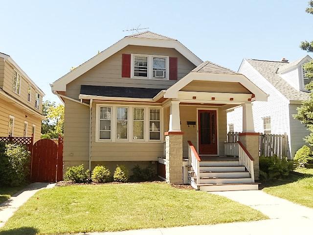 1565 S 56th St, West Allis, WI 53214