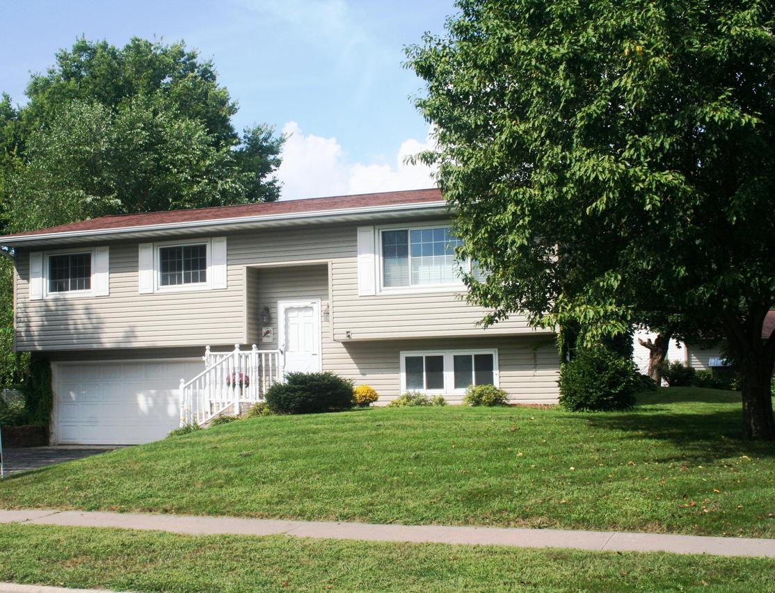 642 Wagon Dr, West Salem, WI 54669