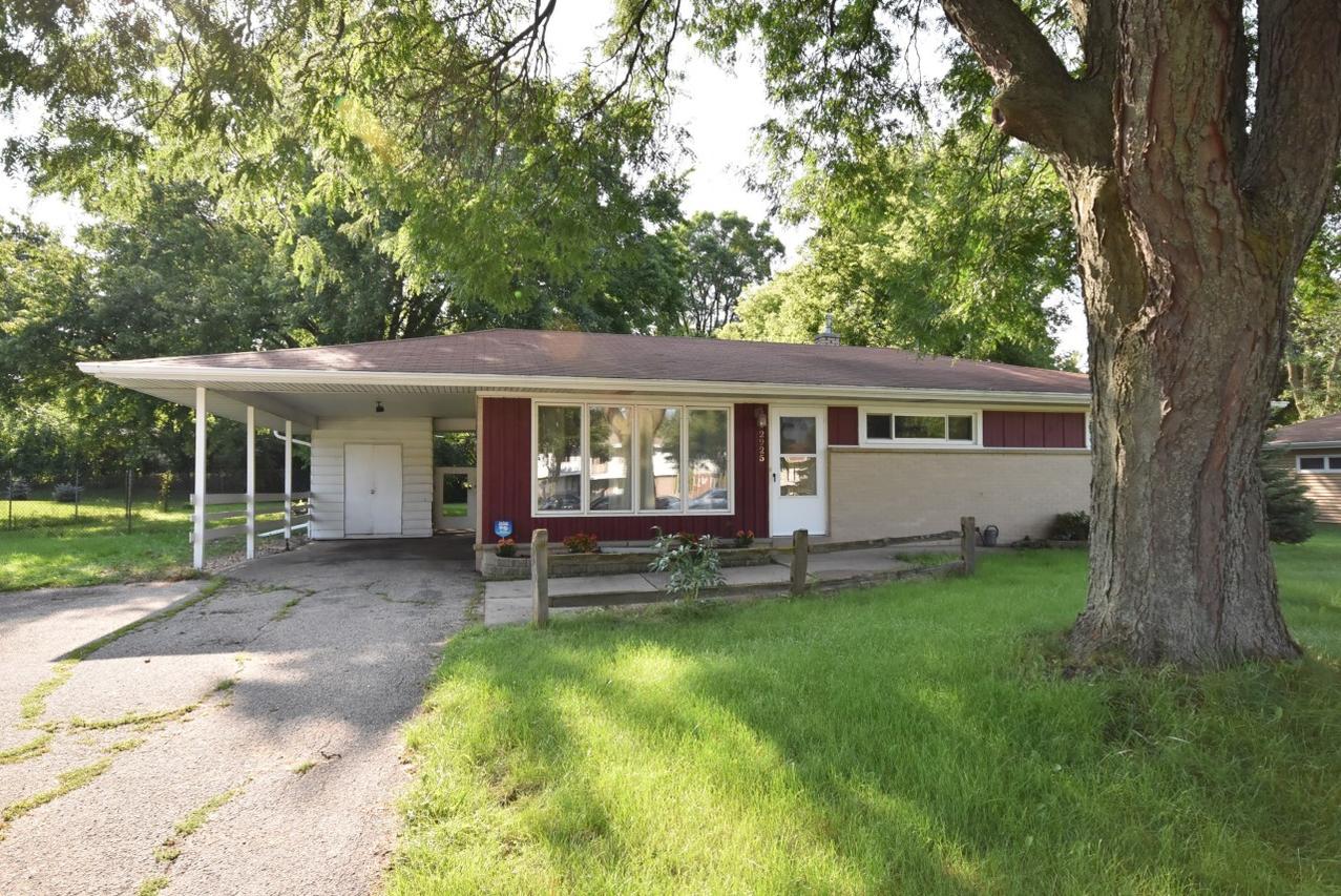 2925 N 124th, Brookfield, WI 53005