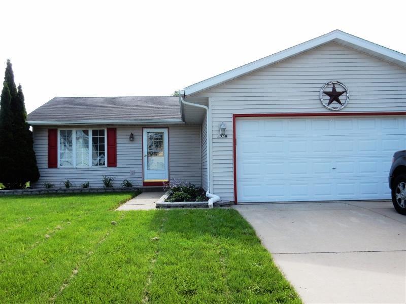 1580 Foxtail Dr, Hartford, WI 53027