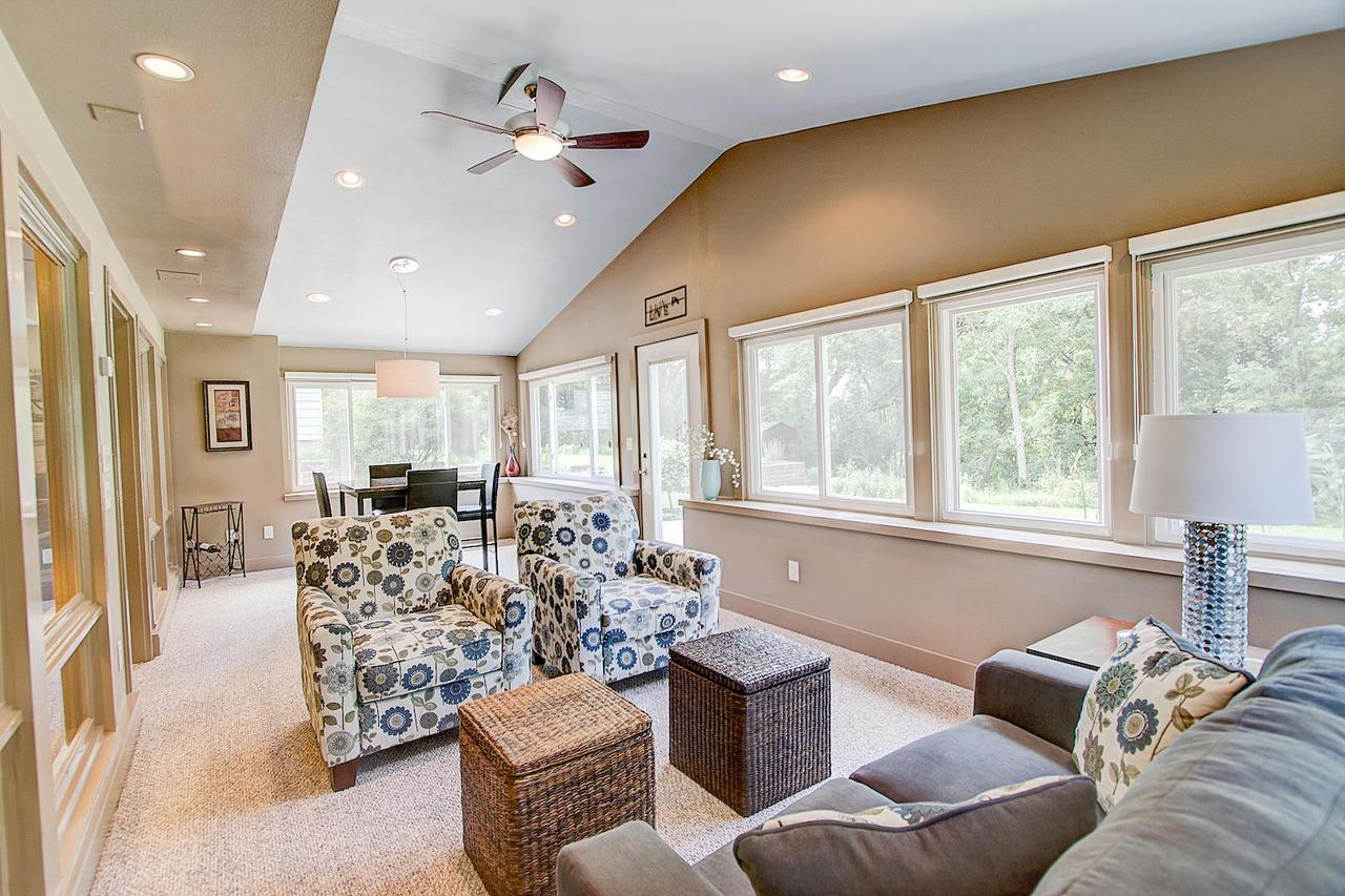 5613 Exeter St, Greendale, WI 53129