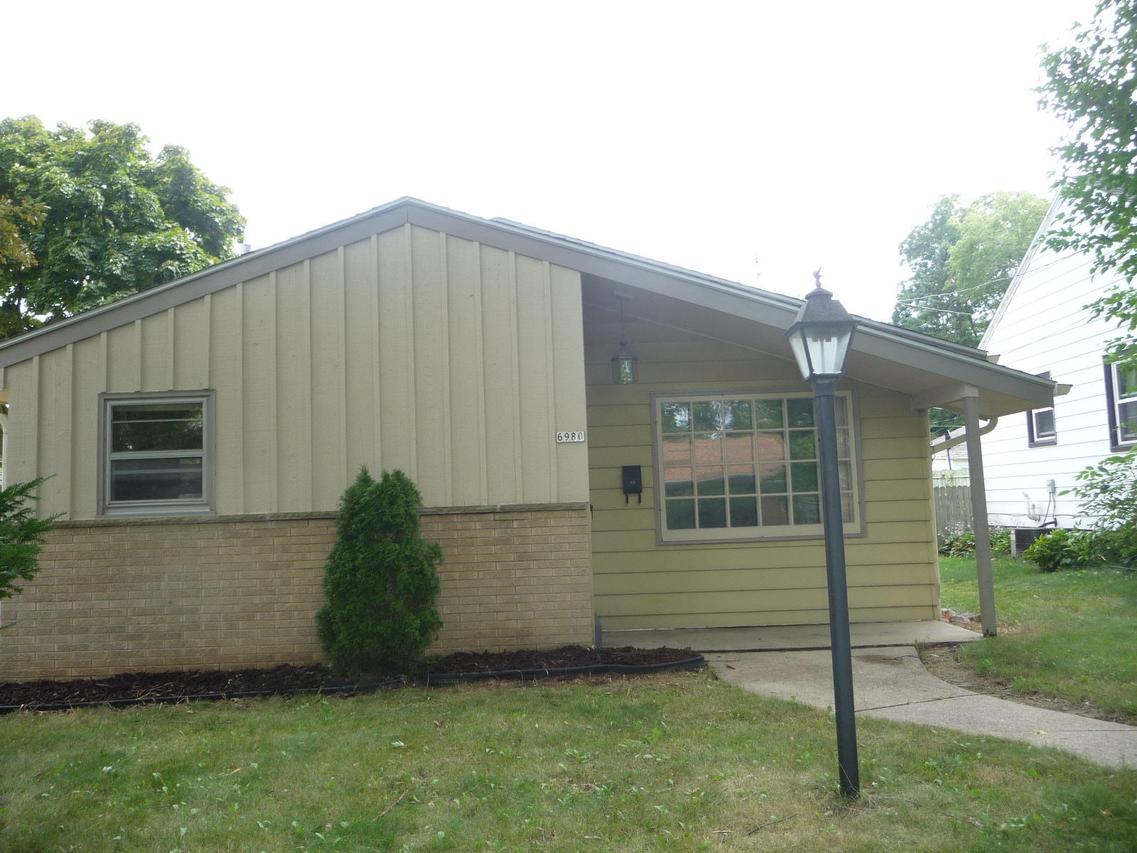 6980 N 41st St., Milwaukee, WI 53209