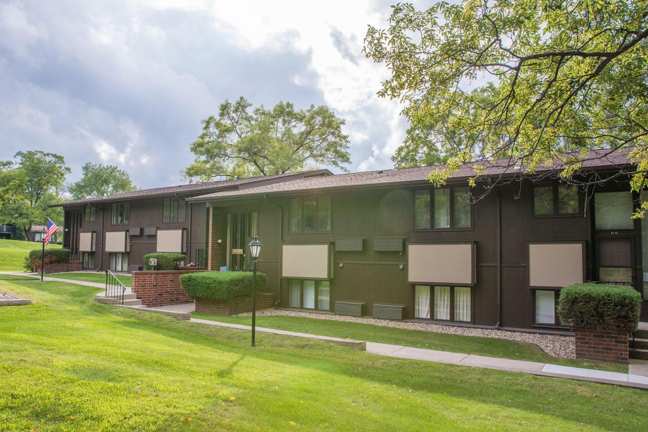 83 Red Chimney Rd., Geneva, WI 53147