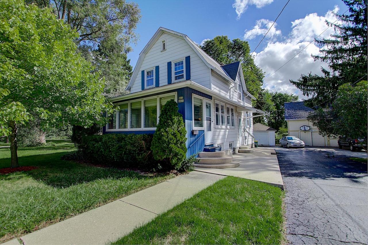 W61N420 Washington Ave, Cedarburg, WI 53012