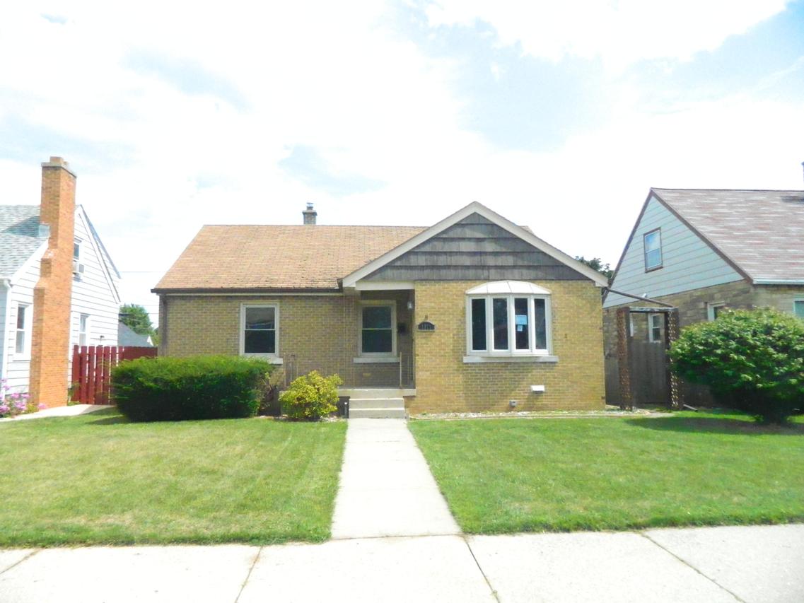 1911 17th Ave, South Milwaukee, WI 53172