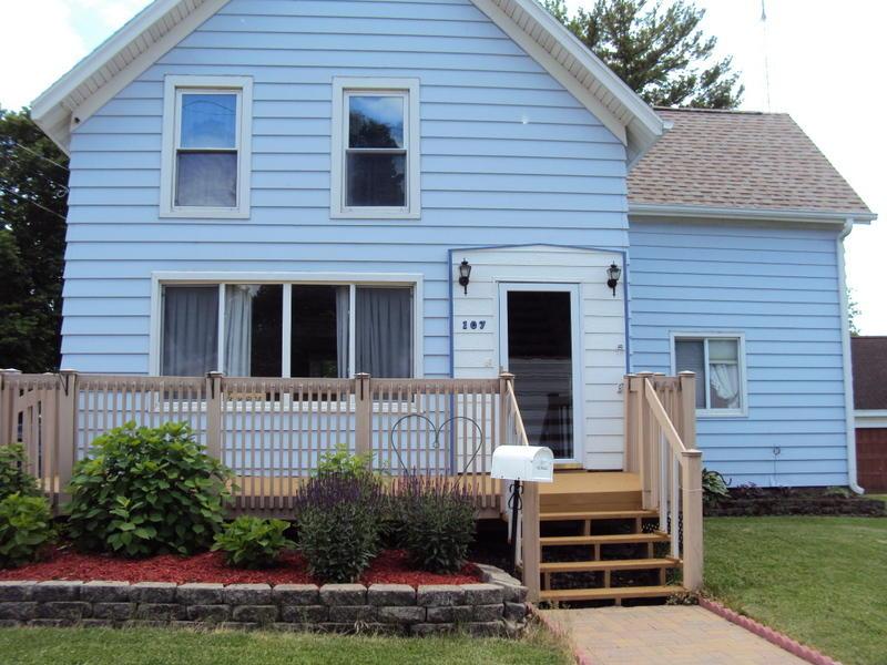 107 Walnut St, Beaver Dam, WI 53916