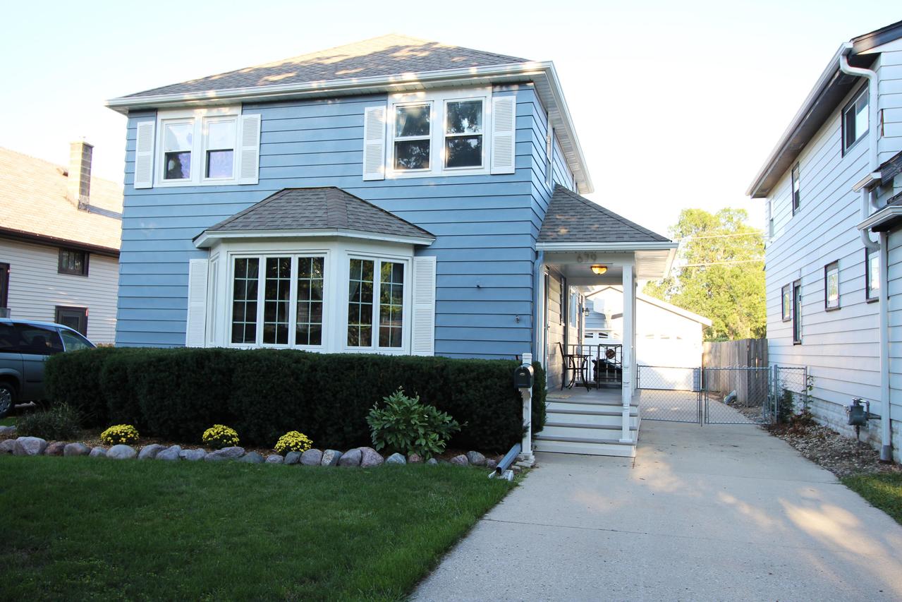 679 S Oak Park Ct., Milwaukee, WI 53214