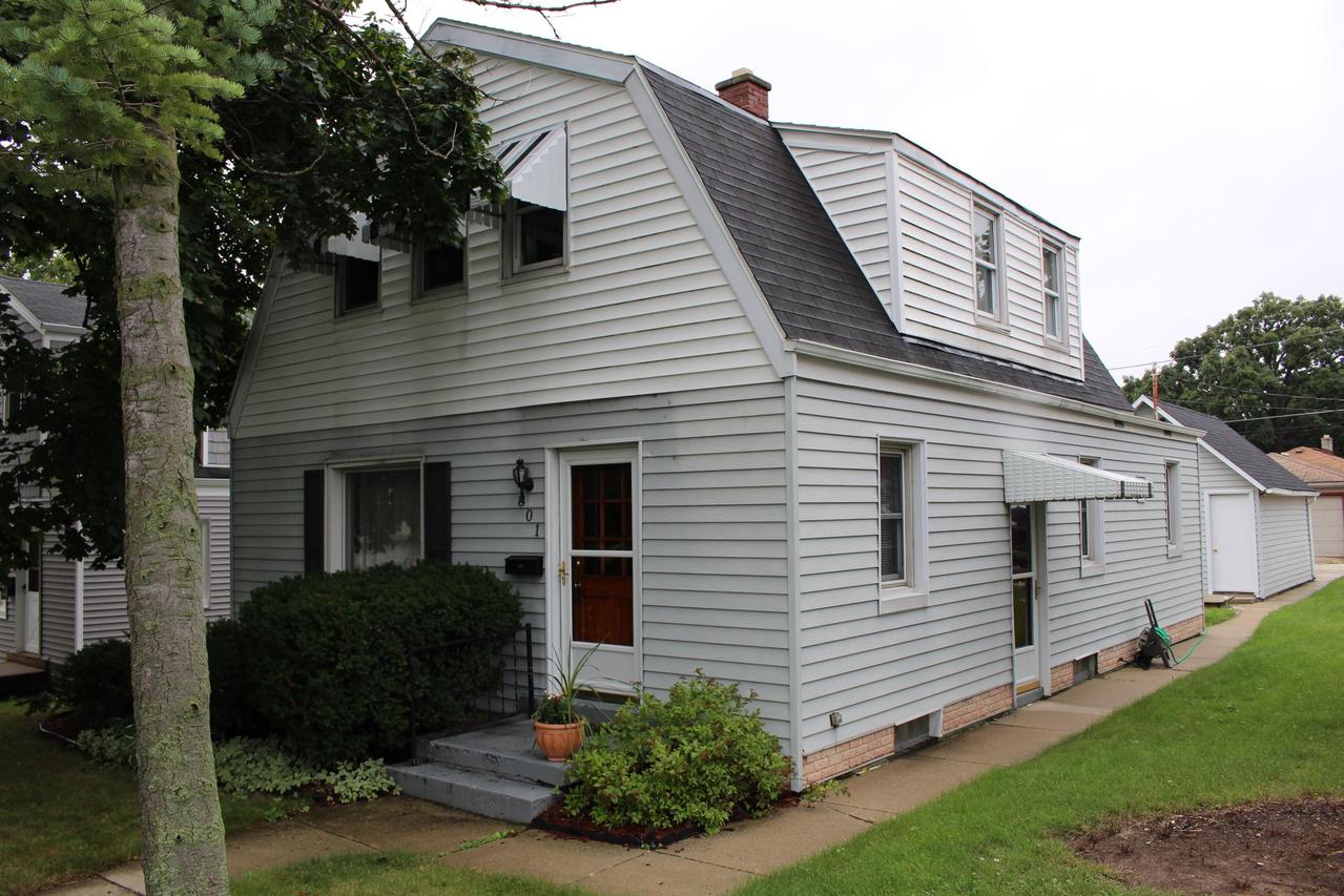 801 S 92nd St, West Allis, WI 53214