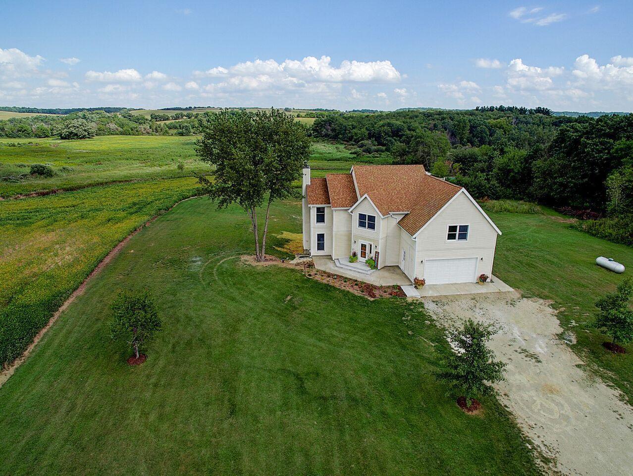 N3210 County Road A, Oakland, WI 53538