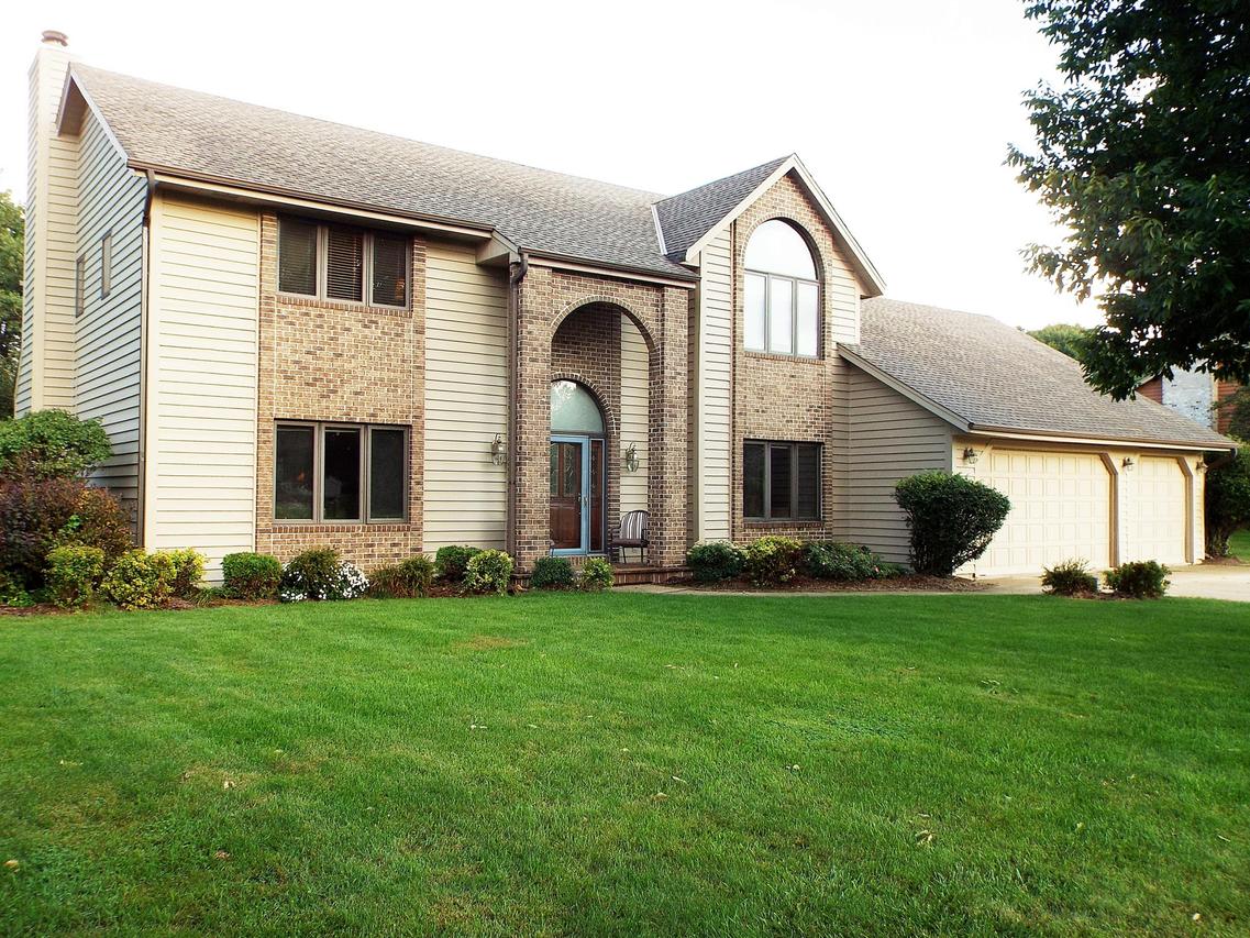 W267N7006 Hickory Chasm Rd, Lisbon, WI 53089